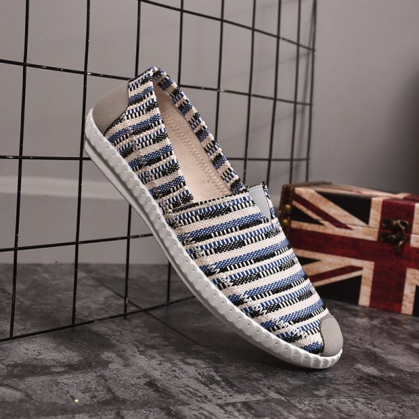 Canvas Men's Shoes Are Breathable, Casual, And Easy To Wear. Dad's Shoes Are Worn With One Foot. Old Beijing Men's Cloth Shoes Are Flat Bottomed, Lightweight, And Lazy. Wholesale Of Men's Shoes