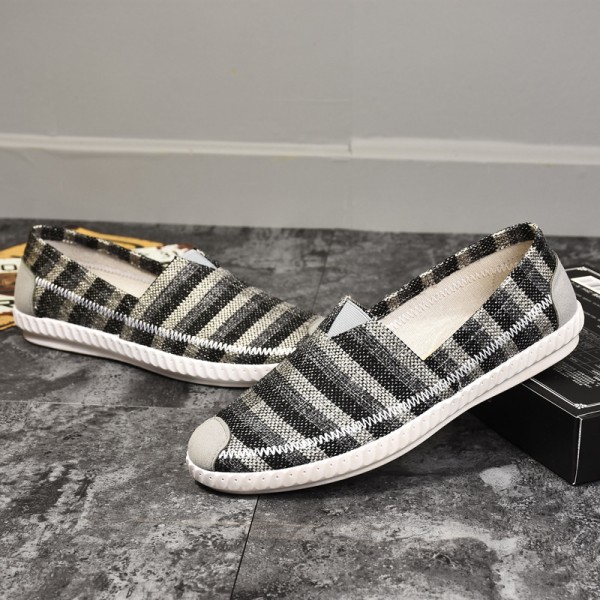 Canvas Men's Shoes Are Breathable, Casual, And Easy To Wear. Dad's Shoes Are Worn With One Foot. Old Beijing Men's Cloth Shoes Are Flat Bottomed, Lightweight, And Lazy. Wholesale Of Men's Shoes