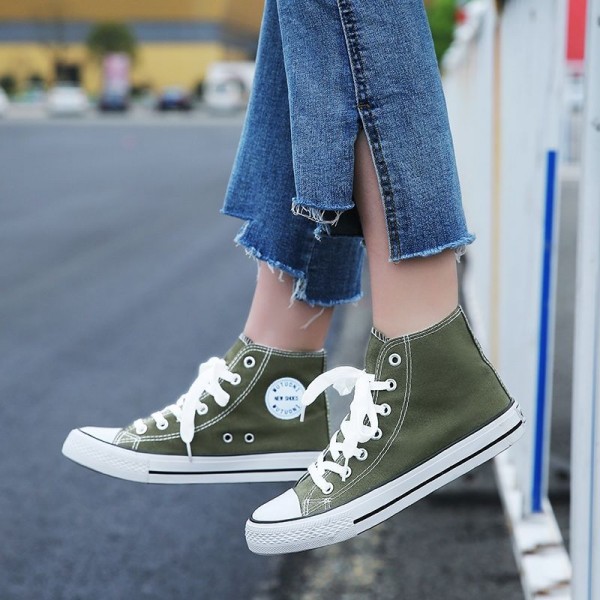 Korean Version Of Low Top Canvas Shoes For Couples, Trendy Shoes For Casual Students, Retro Lace Up Low Top Board Shoes For Students